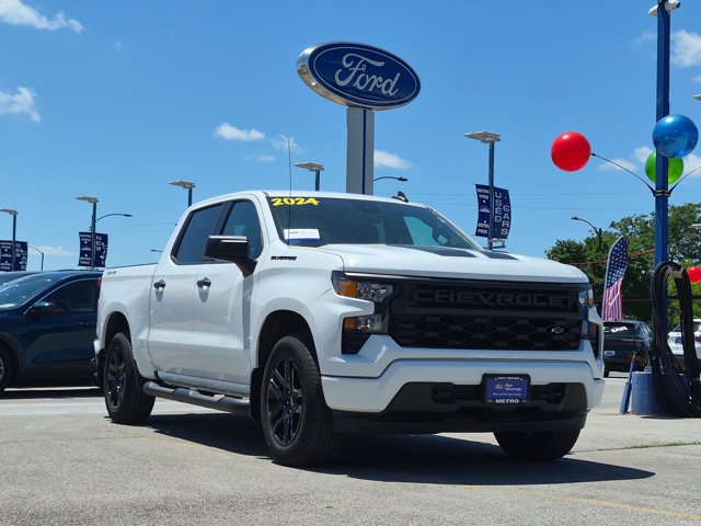 Used 2024 Chevrolet Silverado 1500 Custom w/ Rally Edition AWD/4WD image 2
