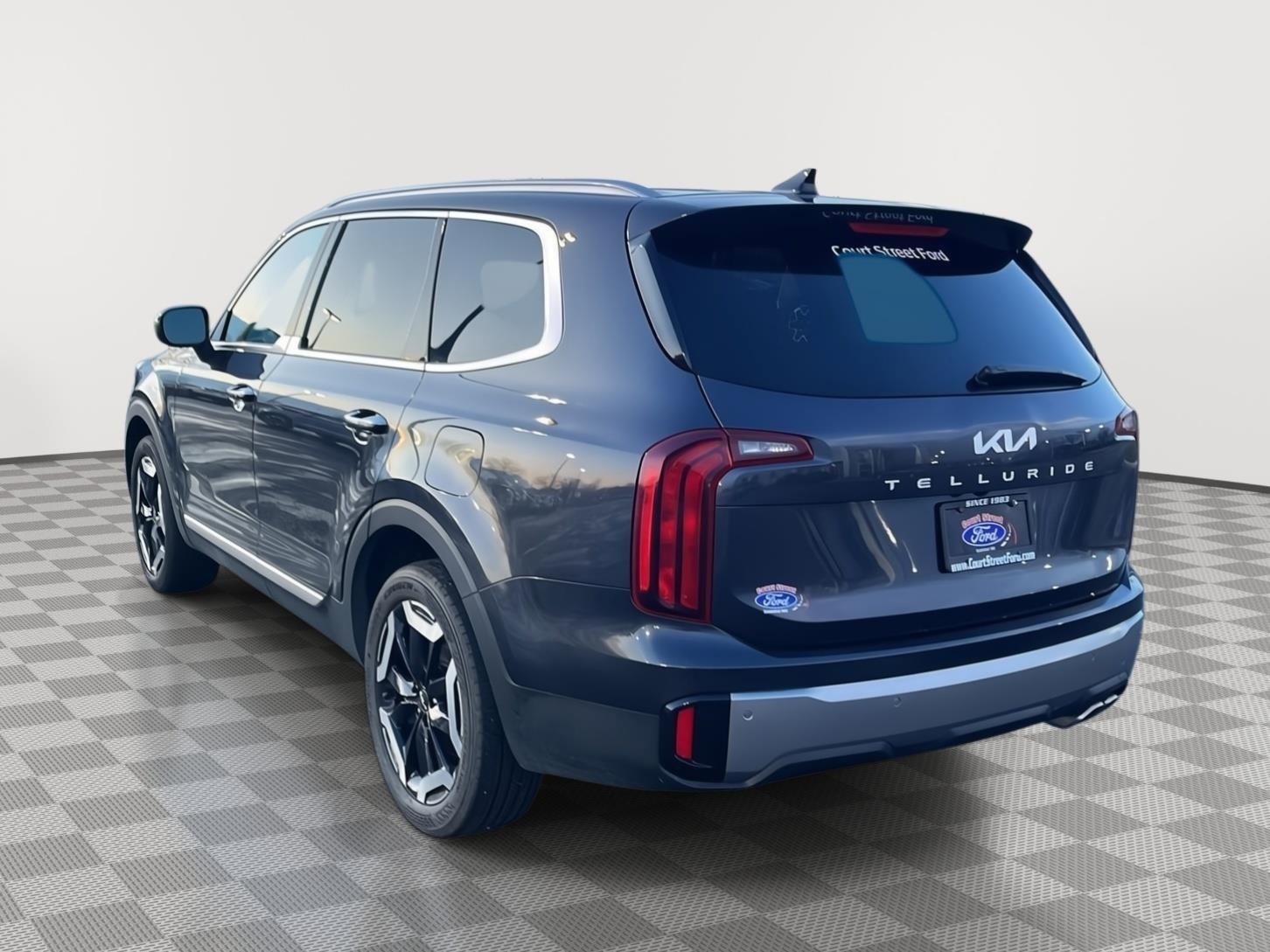 Used 2025 Kia Telluride S FWD image 7