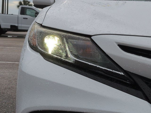 Used 2019 Toyota Camry SE FWD image 10