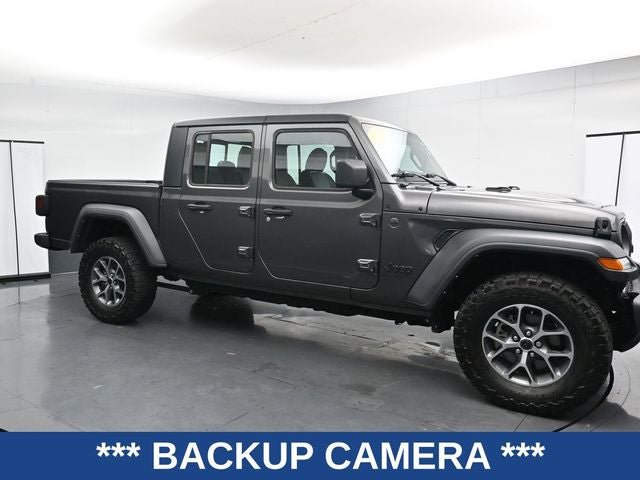 Used 2024 Jeep Gladiator Sport AWD/4WD image 3