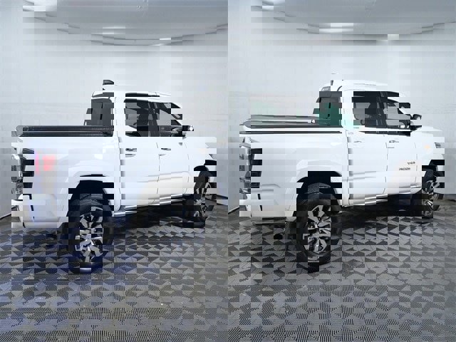 Used 2021 Toyota Tacoma Limited image 8