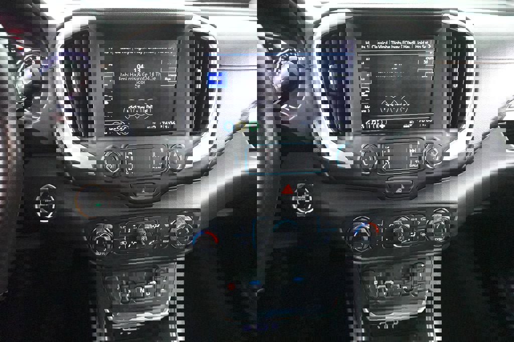 Used 2021 GMC Terrain SLT image 17