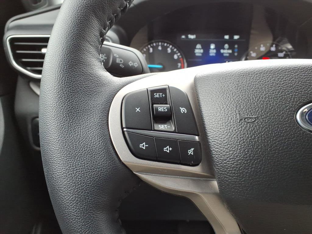 Certified 2023 Ford Explorer XLT w/ Equipment Group 202A image 18