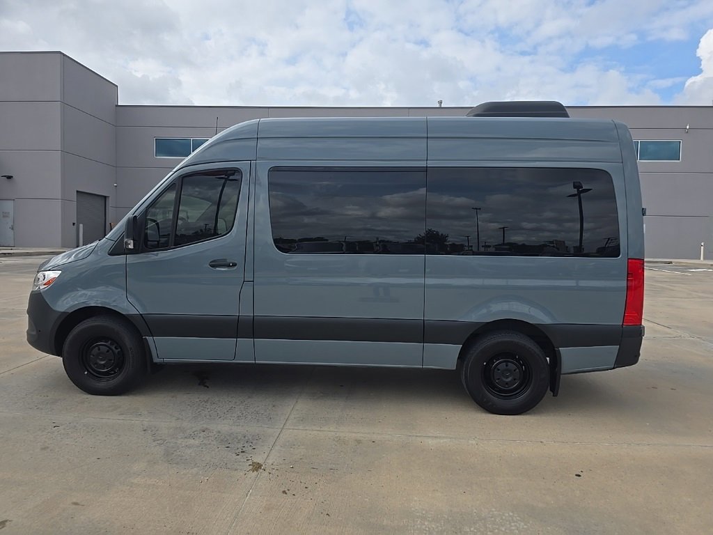 Used 2023 Mercedes-Benz Sprinter 1500 image 3