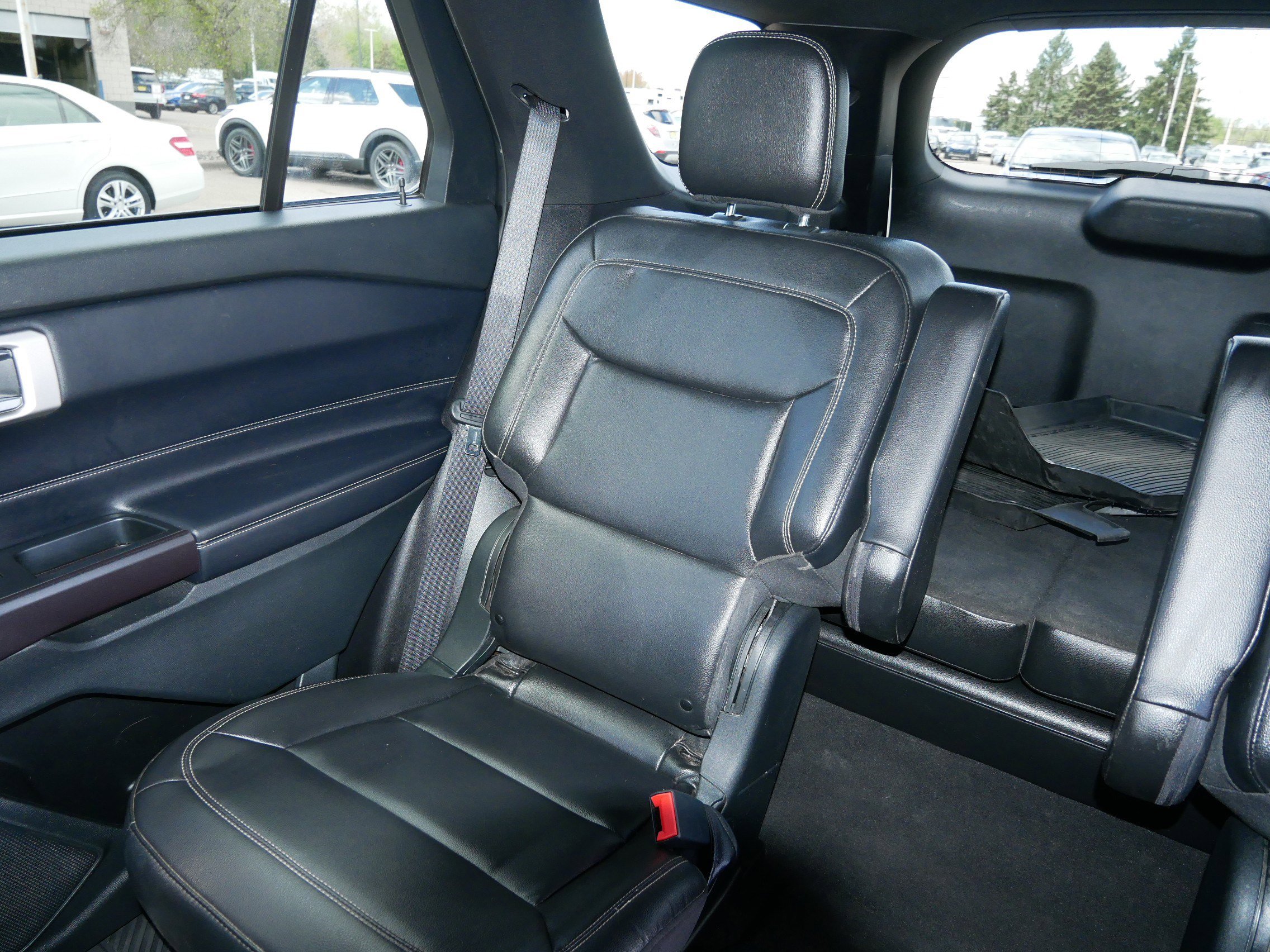 Certified 2020 Ford Explorer XLT w/ Equipment Group 202A AWD/4WD image 12