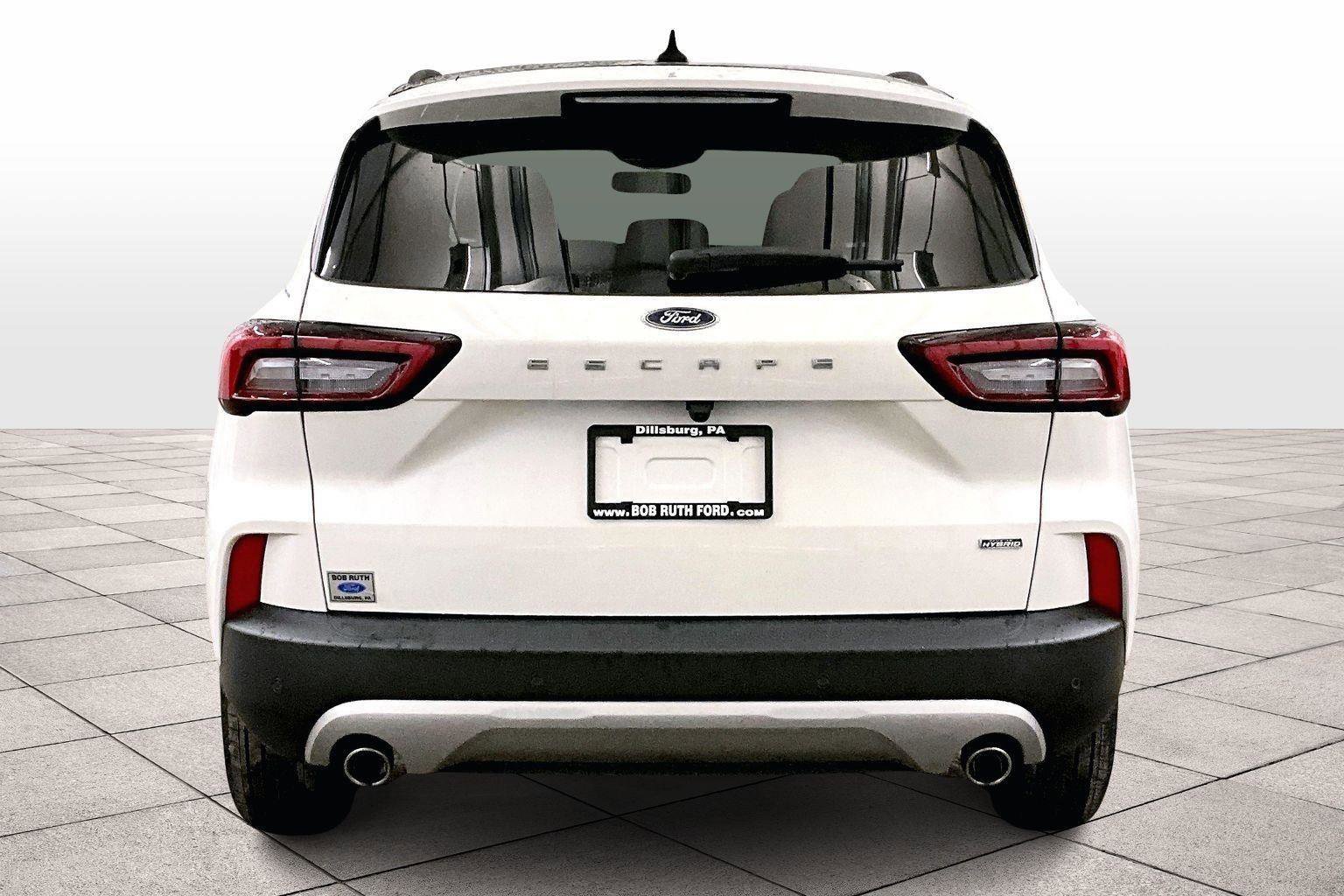 Certified 2025 Ford Escape SE w/ PHEV Premium Package image 2