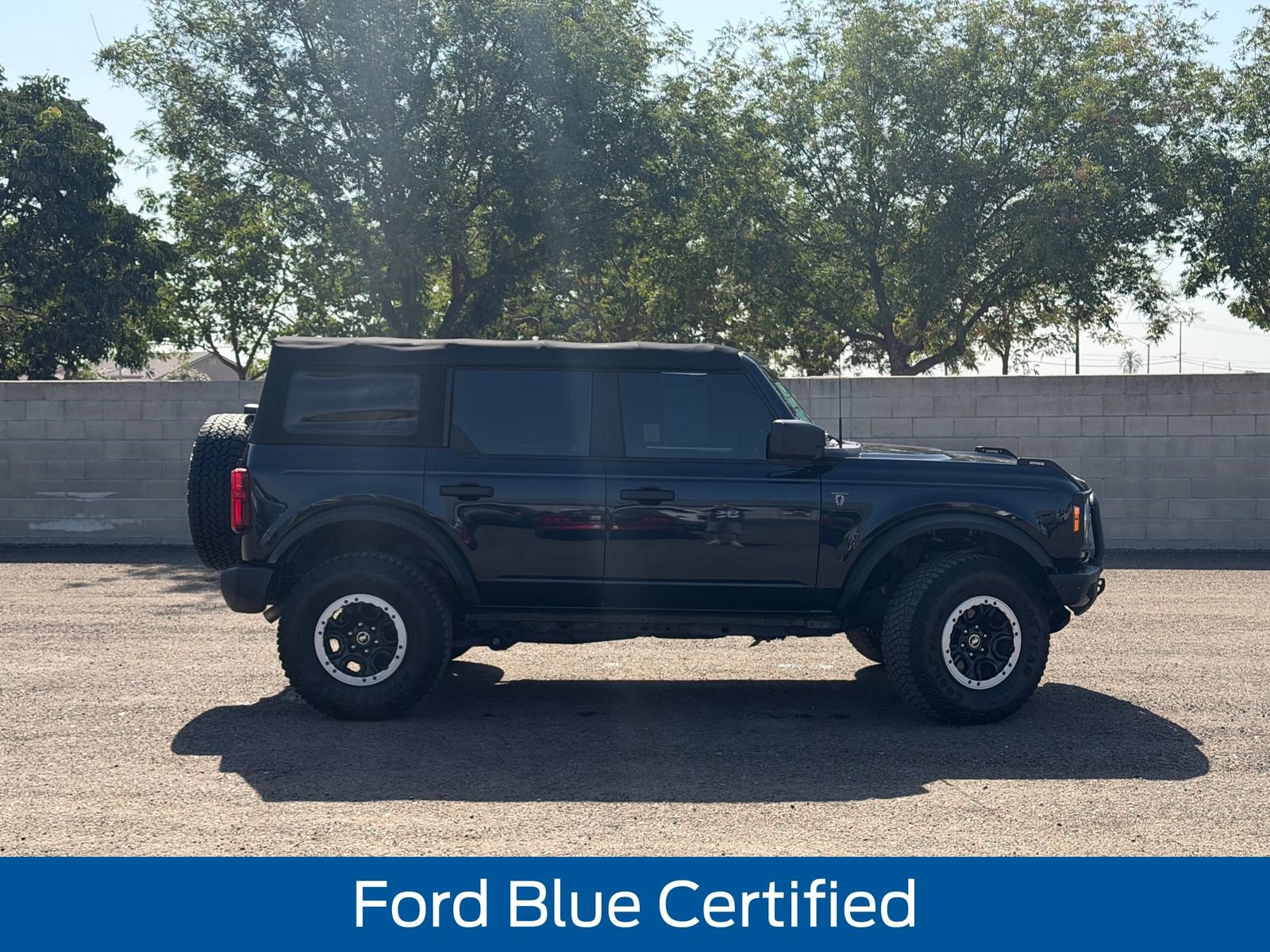 Certified 2021 Ford Bronco 4-Door AWD/4WD image 2