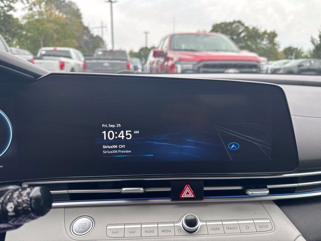Used 2022 Hyundai Elantra Limited w/ Cargo Package FWD image 17