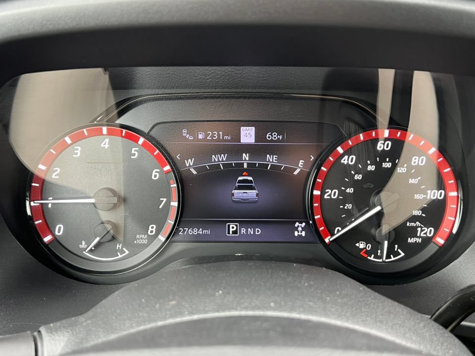 Used 2022 Nissan Titan PRO-4X w/ Pro-4x Convenience Package AWD/4WD image 21