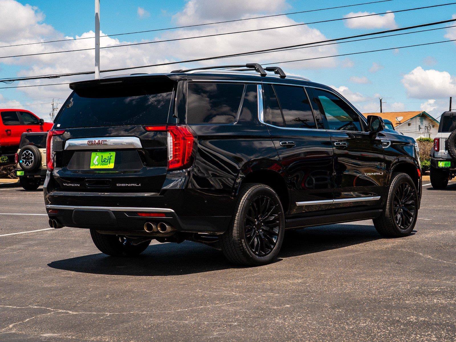 Used 2024 GMC Yukon Denali w/ Advanced Technology Package AWD/4WD image 4