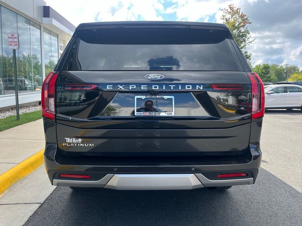 Certified 2025 Ford Expedition Platinum w/ Driver's Package AWD/4WD image 8