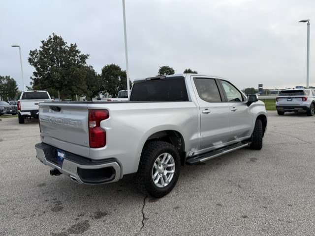Used 2022 Chevrolet Silverado 1500 LT w/ Diesel Off-Road Package AWD/4WD image 9