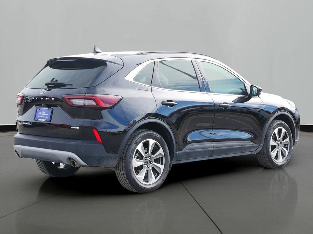 Certified 2025 Ford Escape Platinum AWD/4WD image 2
