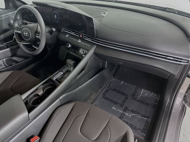 Used 2024 Hyundai Elantra Blue FWD image 31