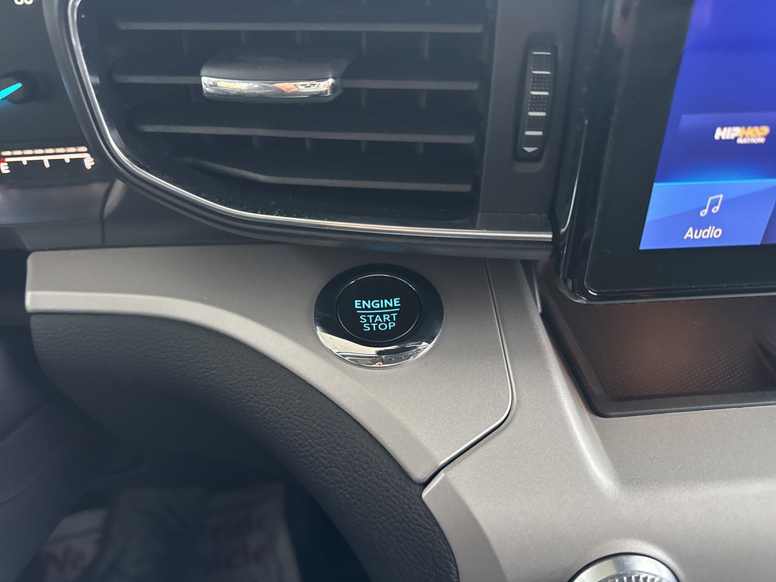 Certified 2023 Ford Explorer XLT w/ Equipment Group 202A image 33