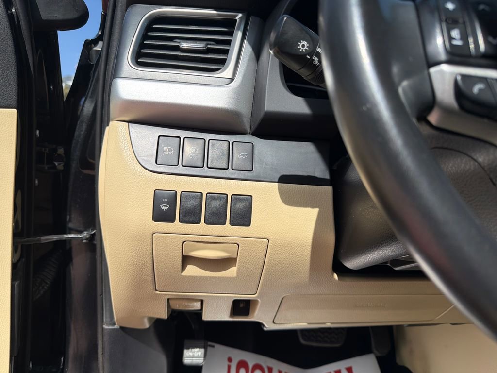 Used 2019 Toyota Highlander XLE AWD/4WD image 14