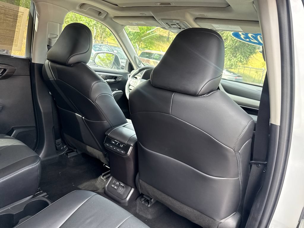 Used 2023 Toyota Highlander Limited AWD/4WD image 27