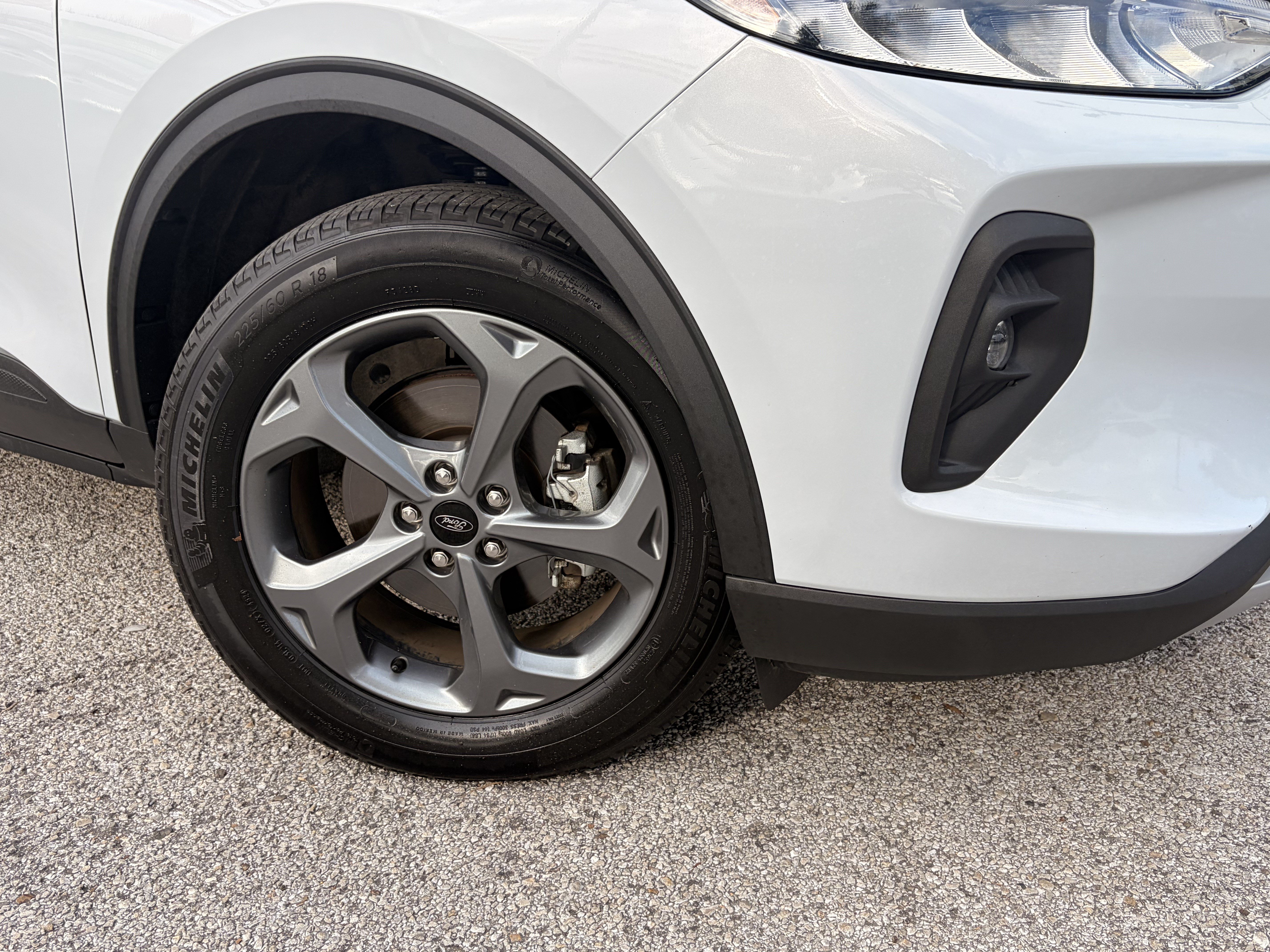 Certified 2025 Ford Escape ST-Line Select AWD/4WD image 2