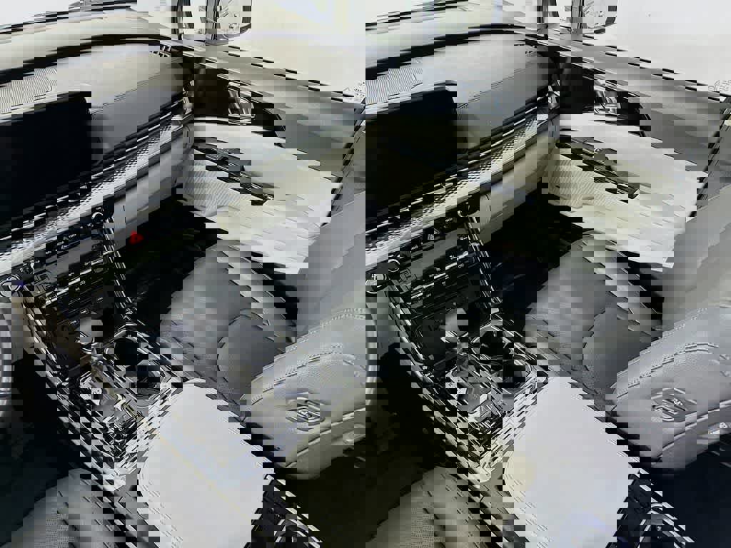 Used 2023 Kia Carnival SX Prestige image 13