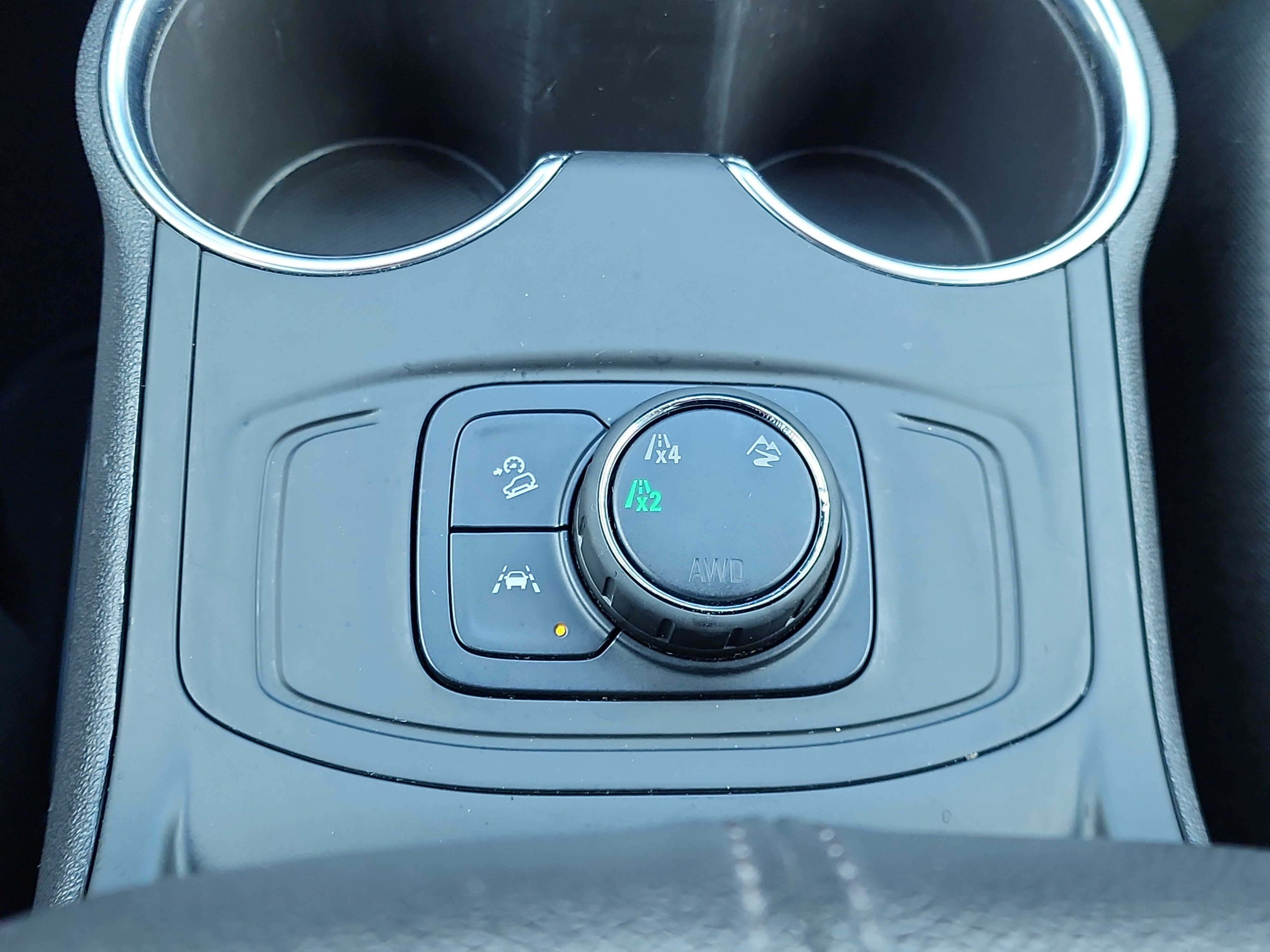 Used 2024 GMC Terrain SLE image 24