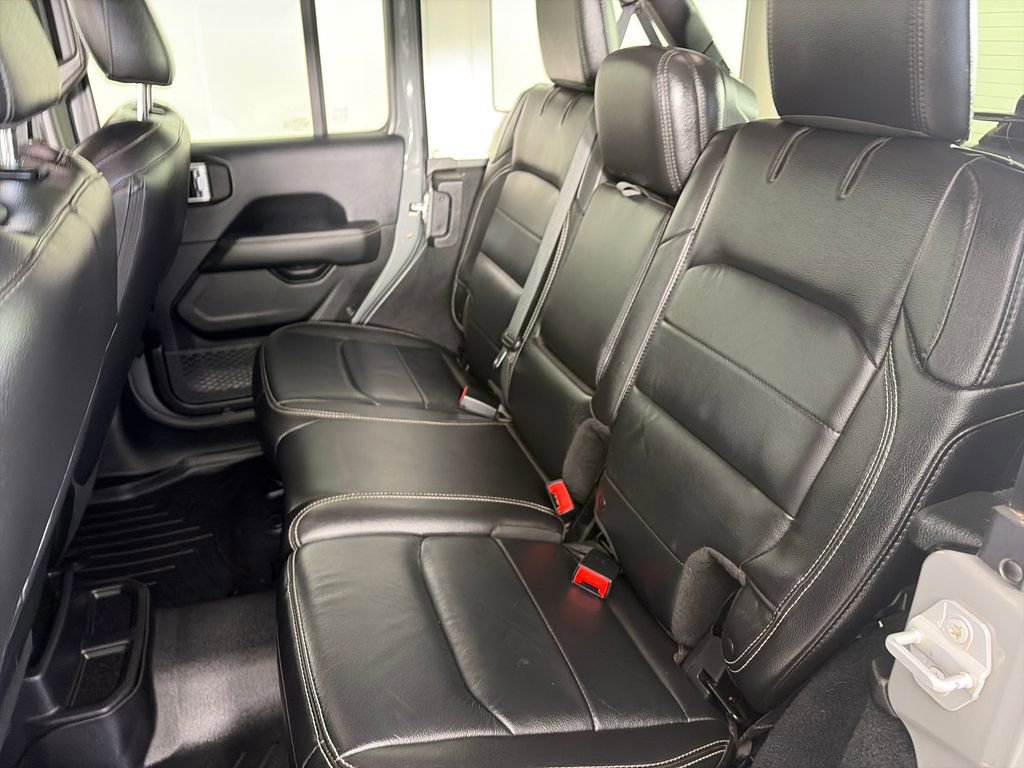 Used 2018 Jeep Wrangler Unlimited Sahara w/ Cold Weather Group AWD/4WD image 13