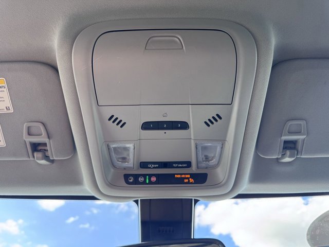 Used 2023 GMC Terrain SLT image 26