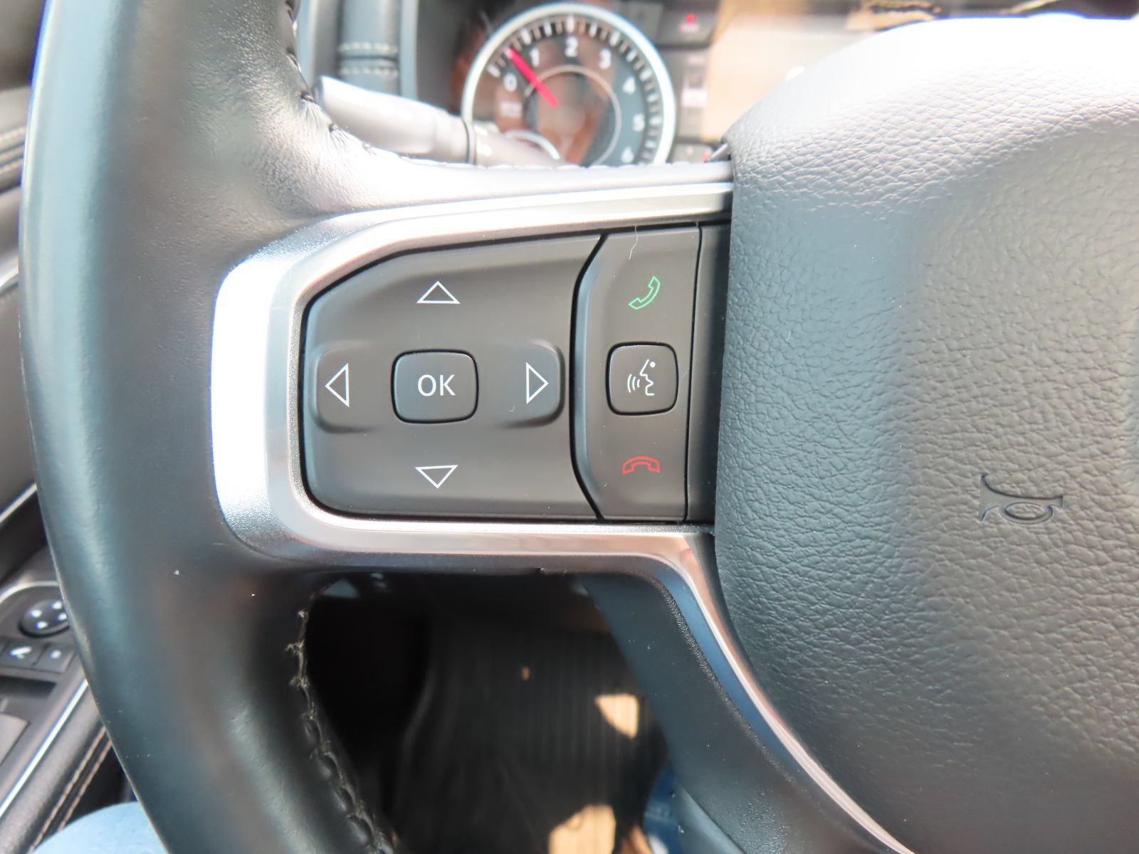 Used 2023 RAM 1500 Laramie AWD/4WD image 21