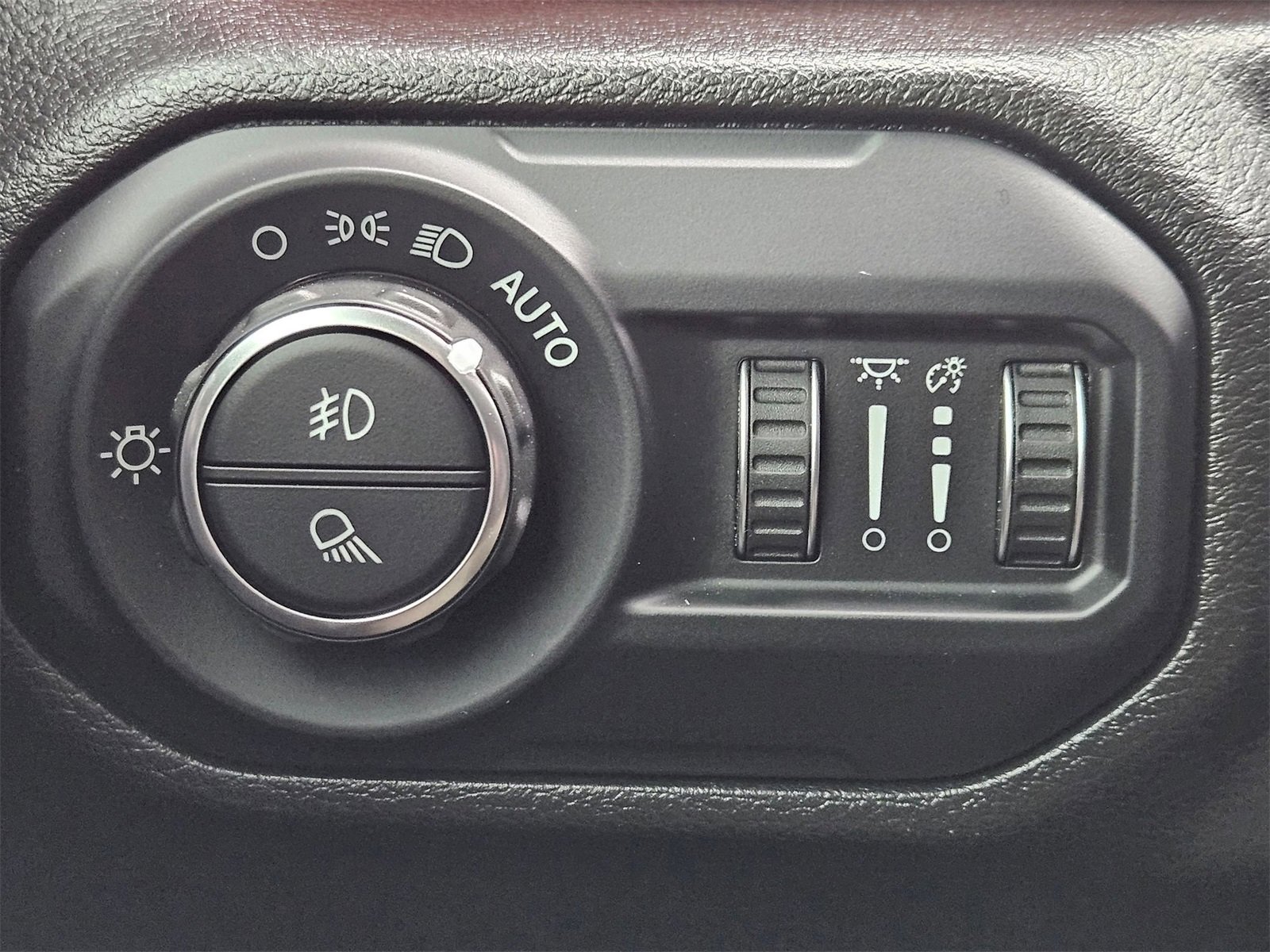 Used 2022 Jeep Gladiator Rubicon w/ LED Lighting Group image 16