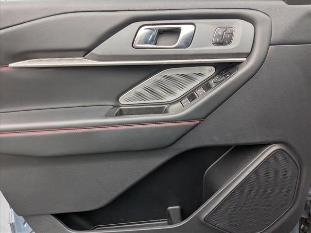 Certified 2025 Ford Explorer ST image 9