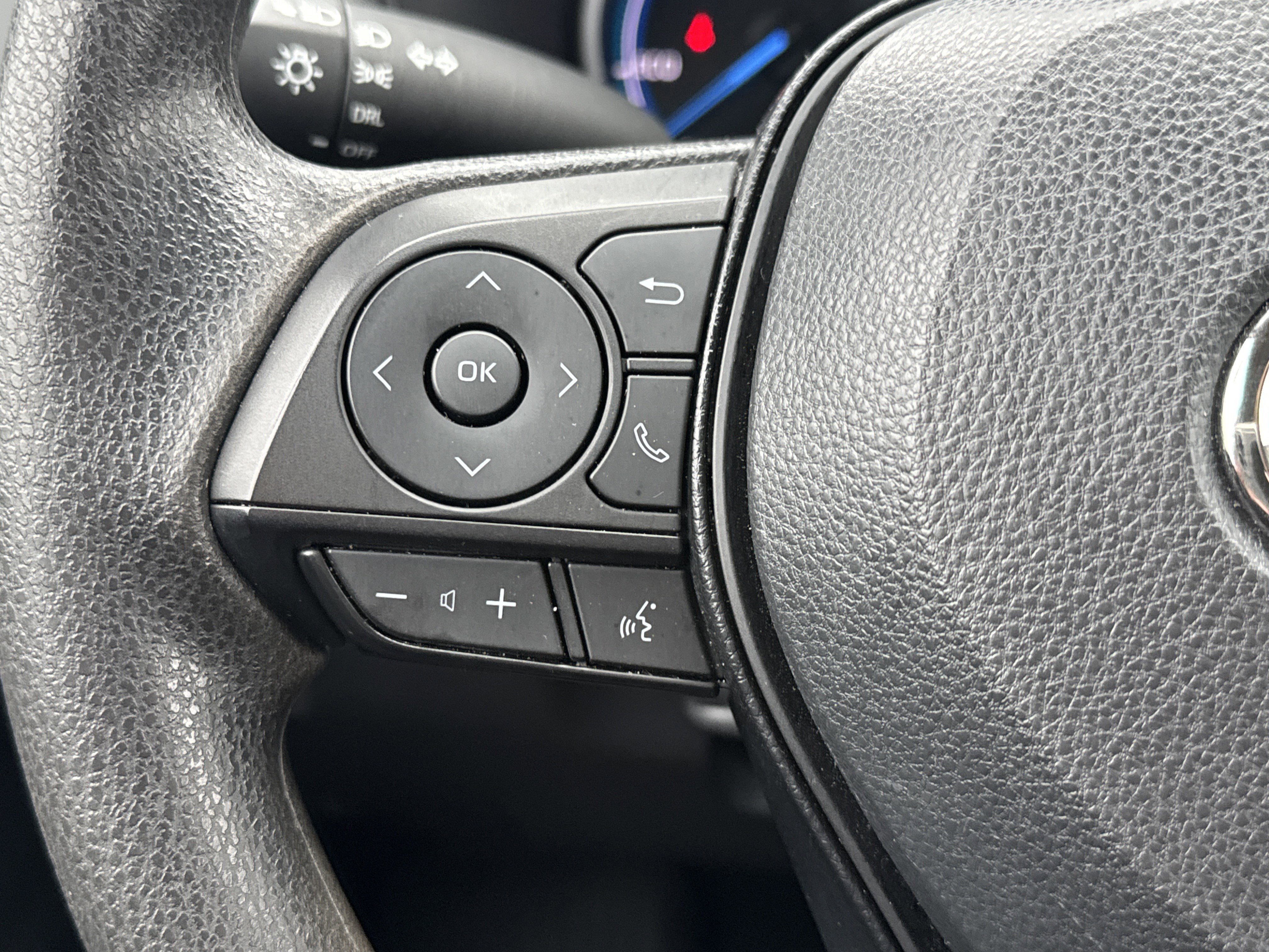 Used 2024 Toyota RAV4 LE image 18