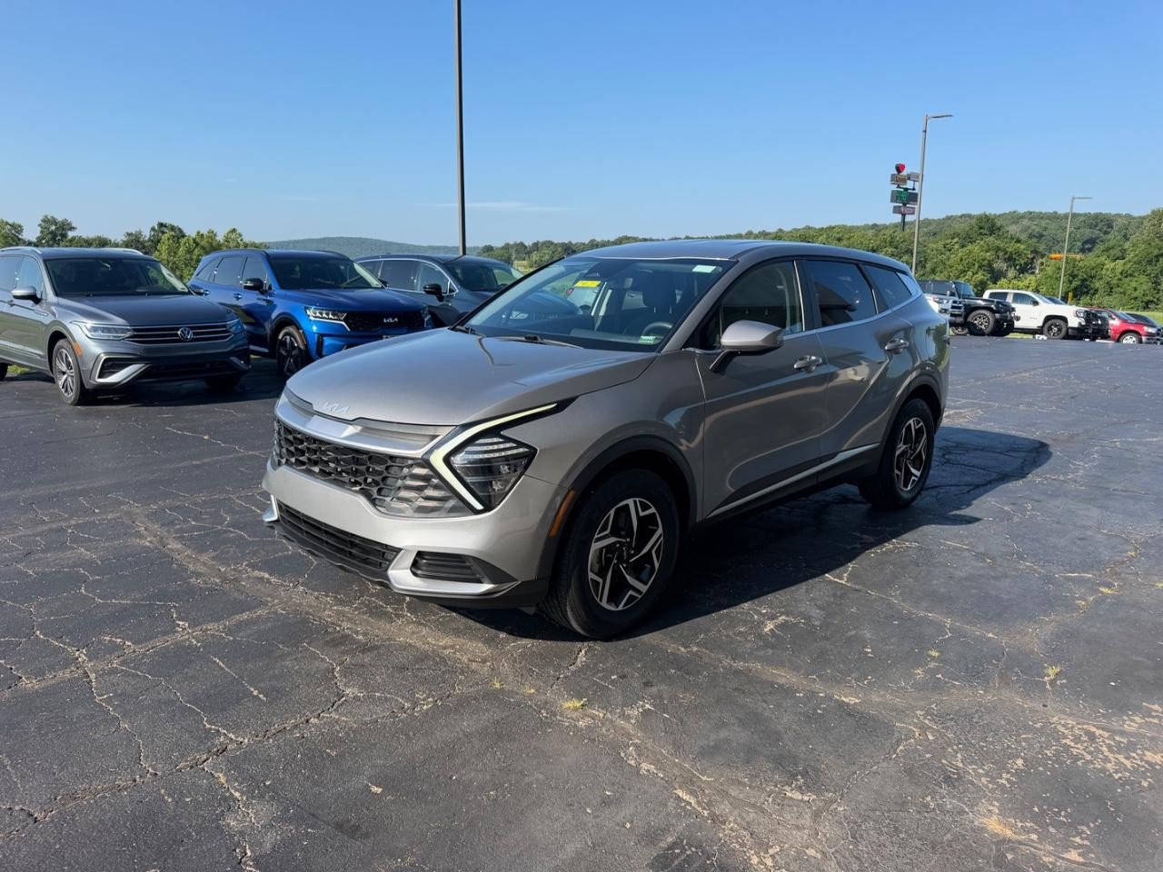 Used 2024 Kia Sportage LX AWD/4WD image 7