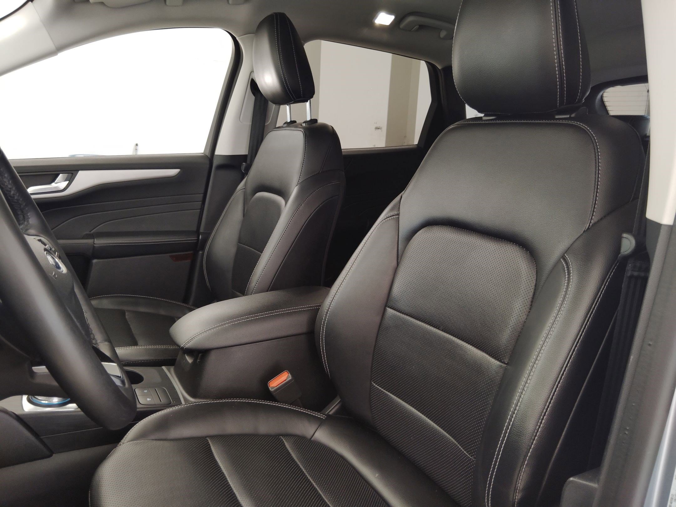 Certified 2022 Ford Escape SEL w/ Technology Package image 15