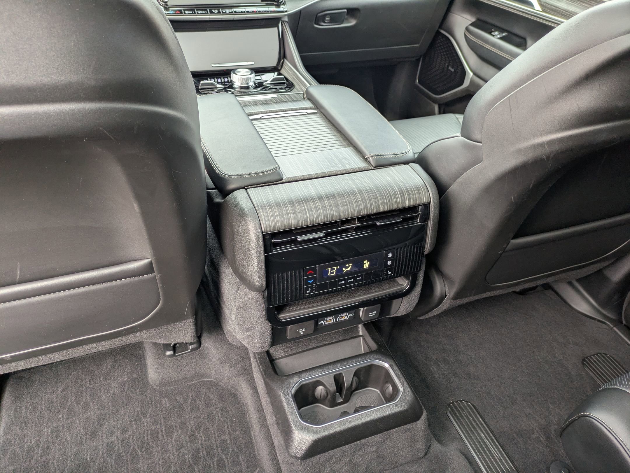 Used 2024 Jeep Wagoneer Series III w/ Premium Group I image 31