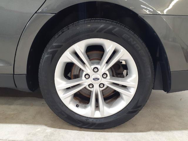 Certified 2019 Ford Taurus SE FWD image 19
