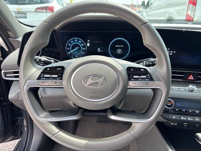 Used 2024 Hyundai Elantra SEL w/ Convenience Package FWD image 8