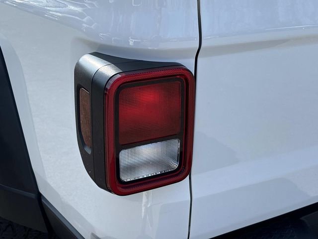 Used 2022 Jeep Gladiator Sport w/ Trailer Tow Package AWD/4WD image 12