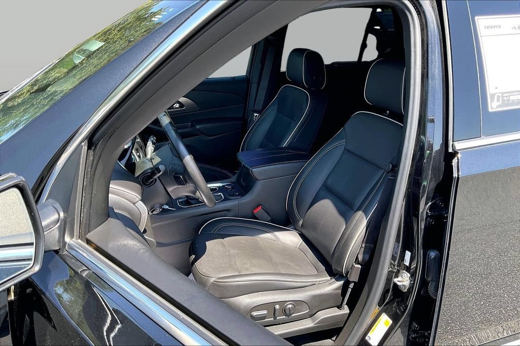Used 2022 Chevrolet Traverse Premier w/ LPO, Floor Liner Package FWD image 25