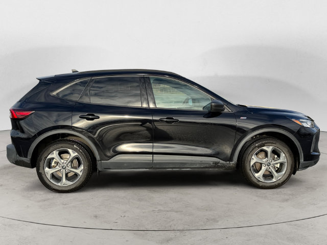 Certified 2026 Ford Escape ST-Line w/ Tech Pack #1 AWD/4WD image 4