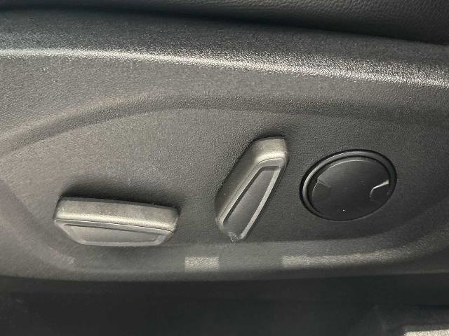 Certified 2022 Ford Edge Titanium w/ Class II Trailer Tow Package image 33