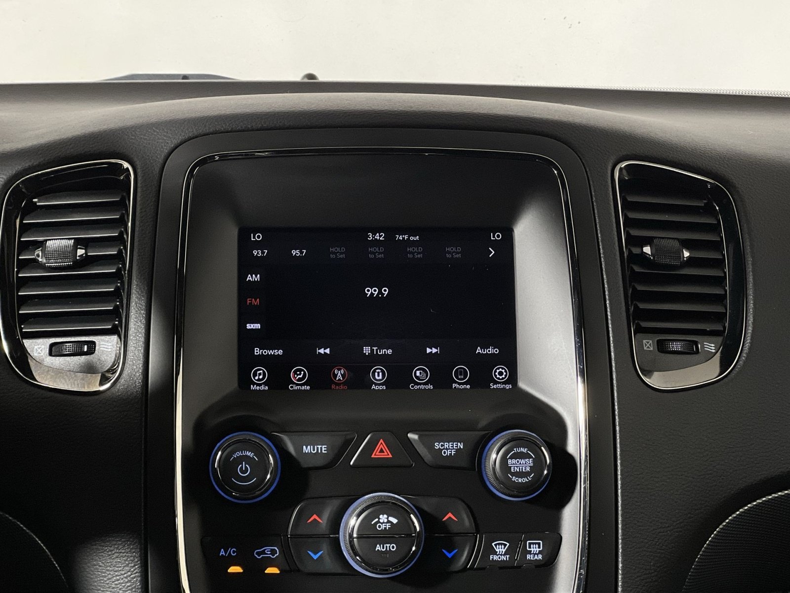 Used 2020 Dodge Durango GT w/ Blacktop Package AWD/4WD image 18