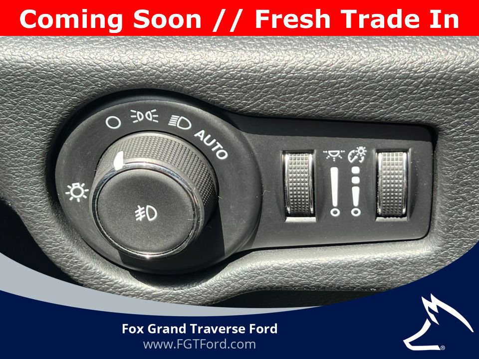 Used 2025 Chrysler Pacifica Limited FWD image 23