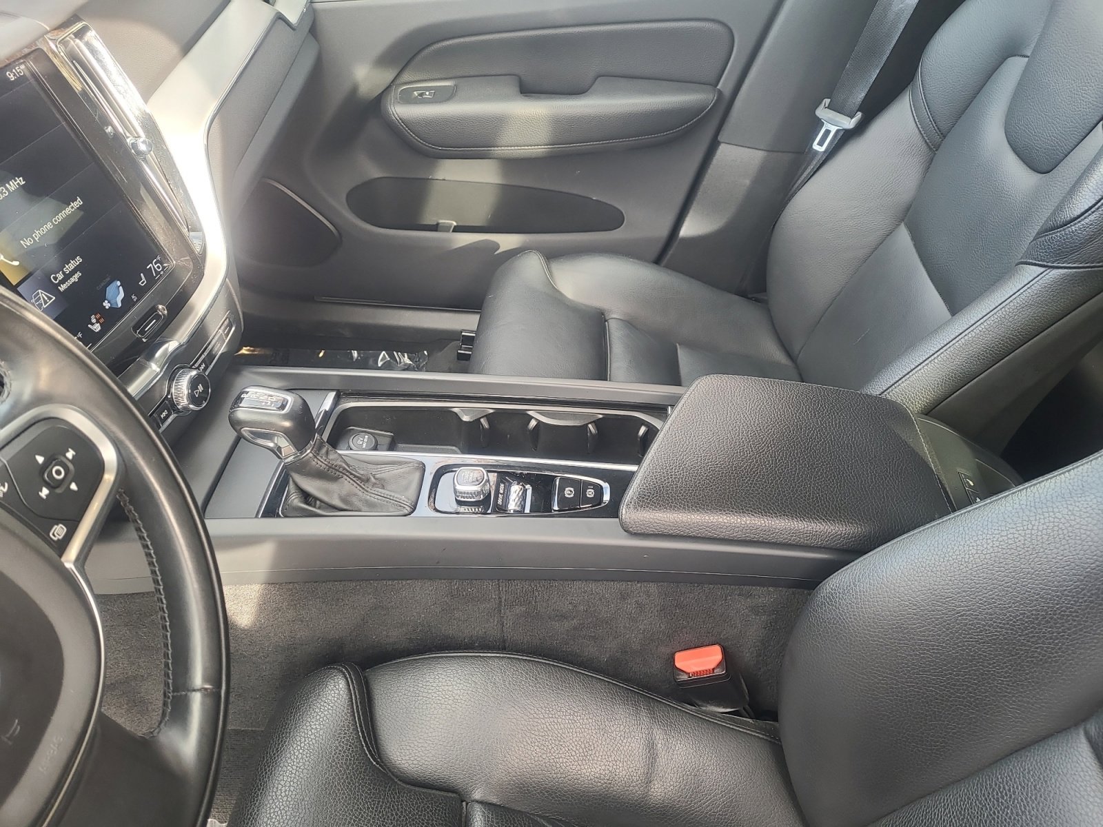 Used 2019 Volvo XC60 T5 Momentum w/ Premium Package image 15