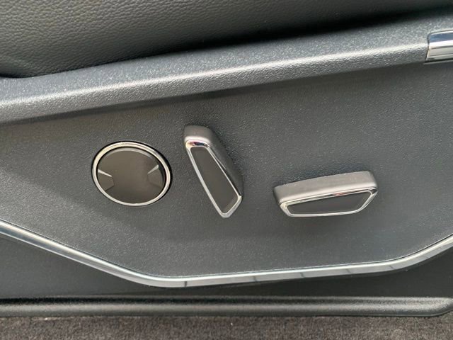 Certified 2022 Ford F150 Lariat w/ Equipment Group 502A High image 17