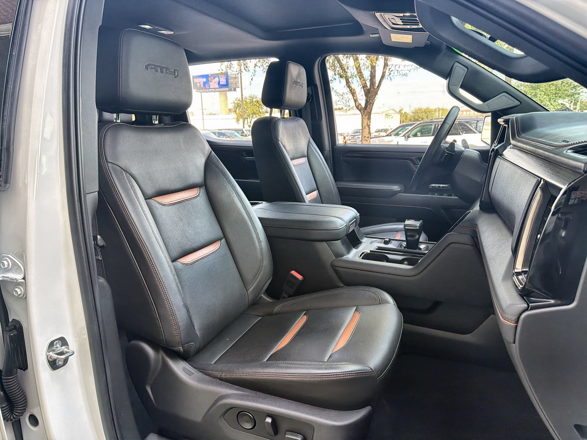 Used 2025 GMC Sierra 1500 AT4 w/ AT4 Premium Package AWD/4WD image 25