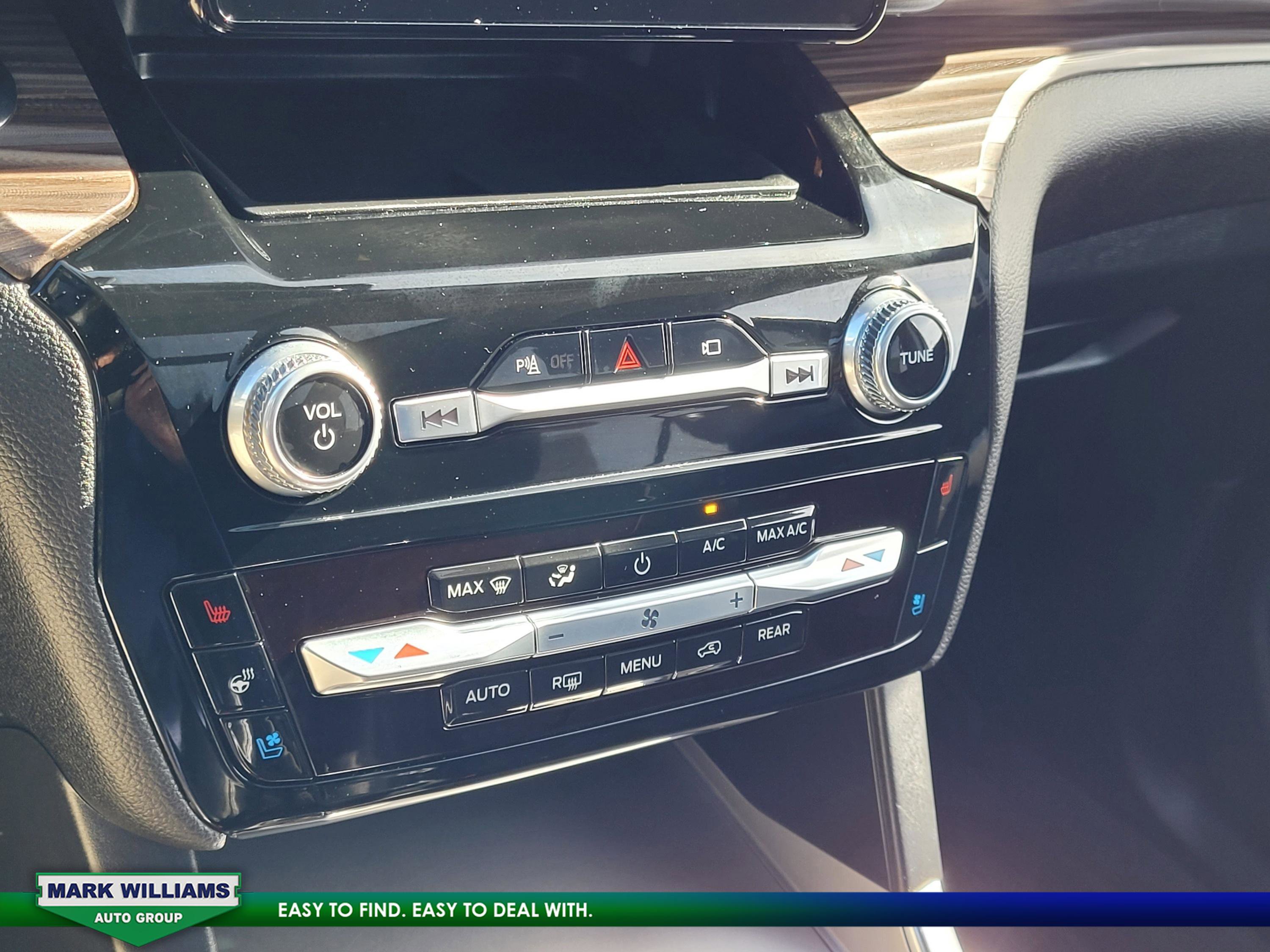 Certified 2022 Ford Explorer Limited w/ Equipment Group 301A image 22