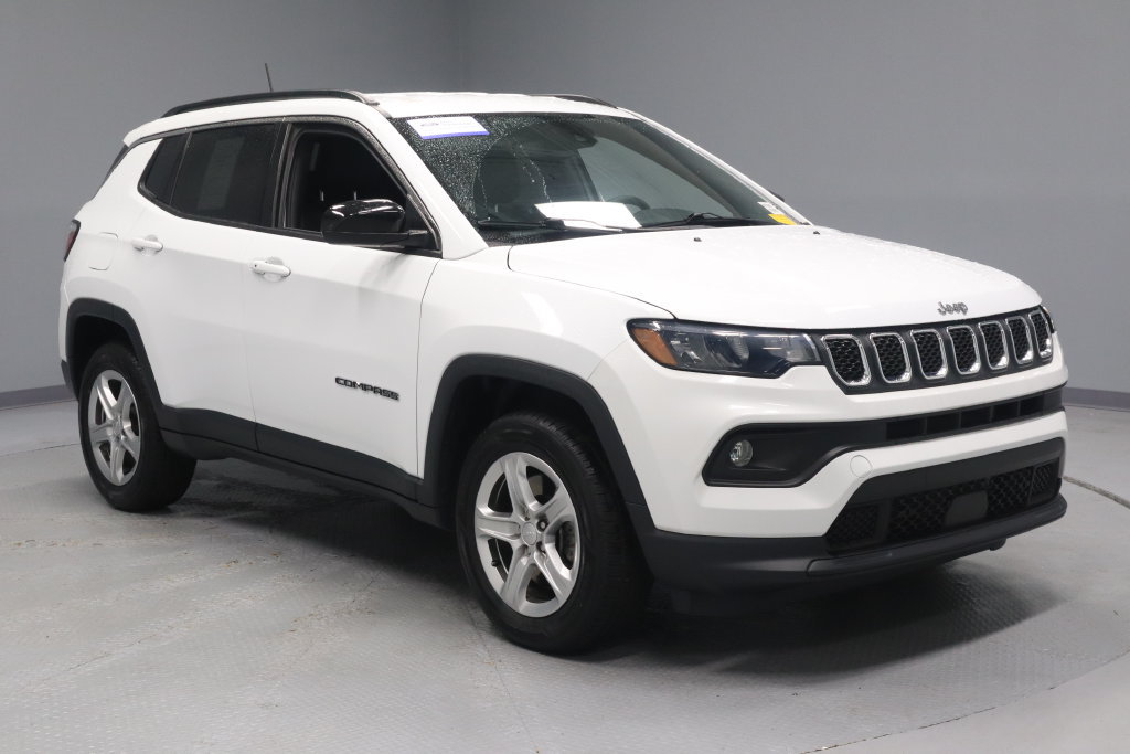 Used 2023 Jeep Compass Latitude AWD/4WD image 1