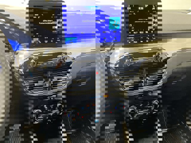 Certified 2022 Ford Escape Titanium w/ Class II Trailer Tow Package image 18