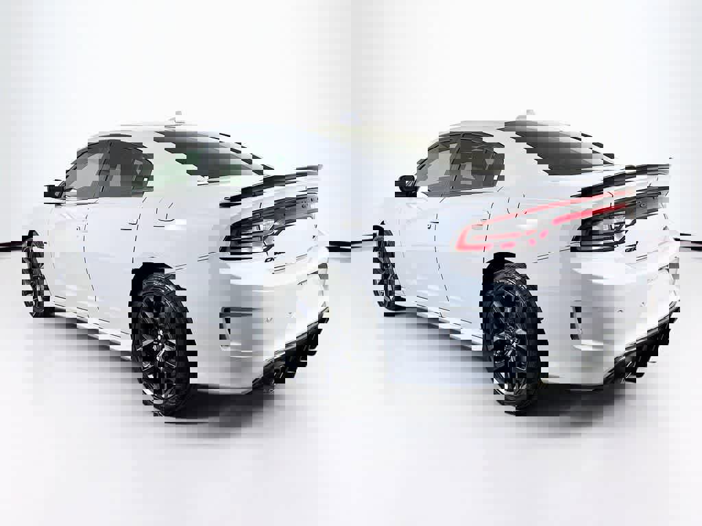 Used 2022 Dodge Charger R/T w/ Blacktop Package image 4