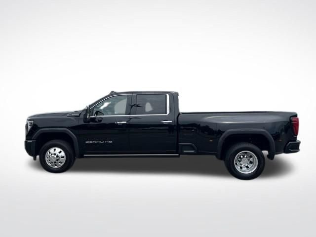 Used 2024 GMC Sierra 3500 Denali Ultimate AWD/4WD image 4