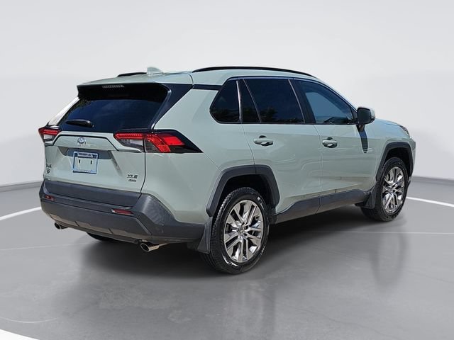 Used 2022 Toyota RAV4 XLE Premium AWD/4WD image 3